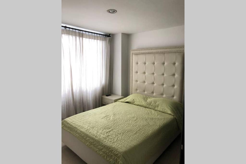 Apartamento amoblado con Excelente ubicación Pereira Exterior foto